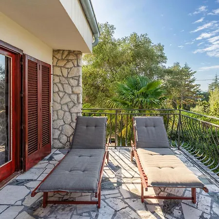 4 Bedroom Lovely In