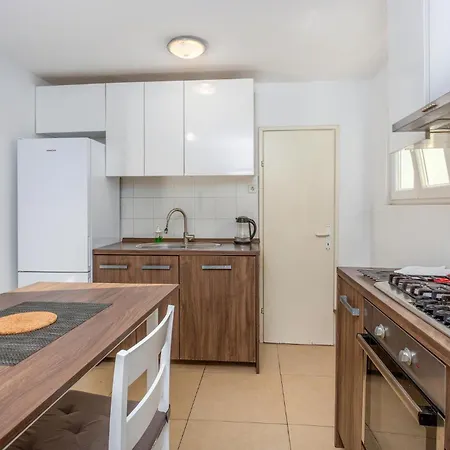 Awesome In With Kitchen Malinska