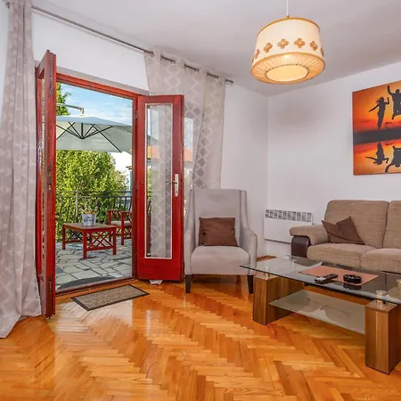 Awesome In With Kitchen * Malinska