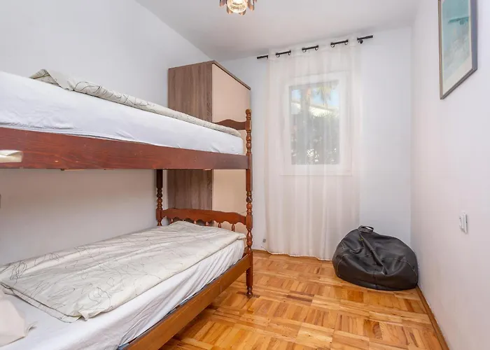 Feriehus 4 Bedroom Pet Friendly In Malinska