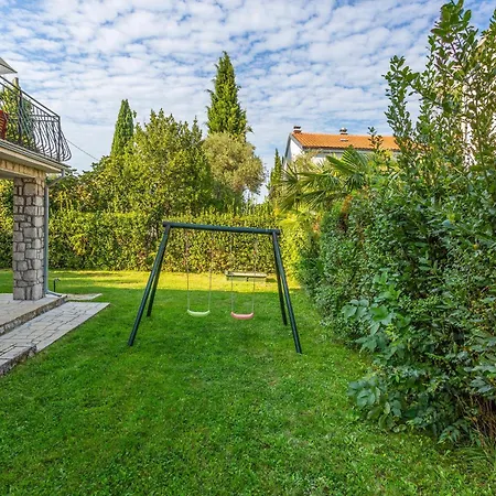 4 Bedroom Pet Friendly In * مالينسكا