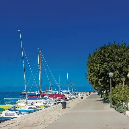 4 Bedroom Pet Friendly In * مالينسكا